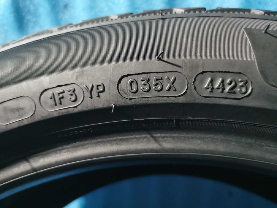 245/45 R19 - michelin m+s 4 bucati