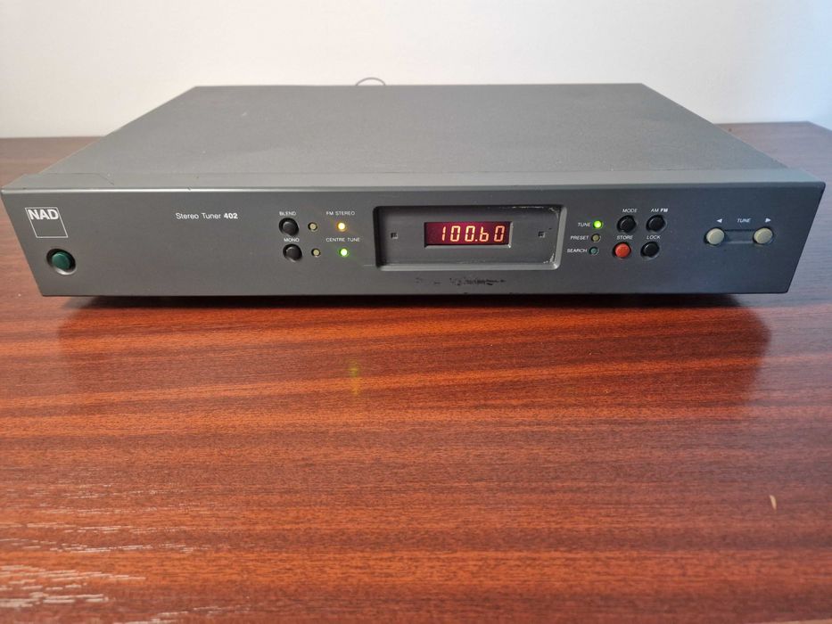 NAD 402 Stereo Tuner – Clasic FM, sunet curat
