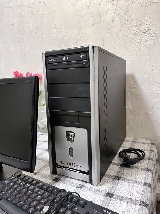 Компьютер комплект монитор системный блок клавиатура