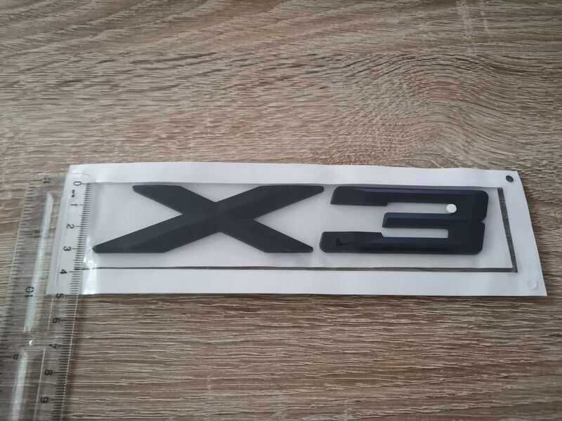 черна емблема BMW X3