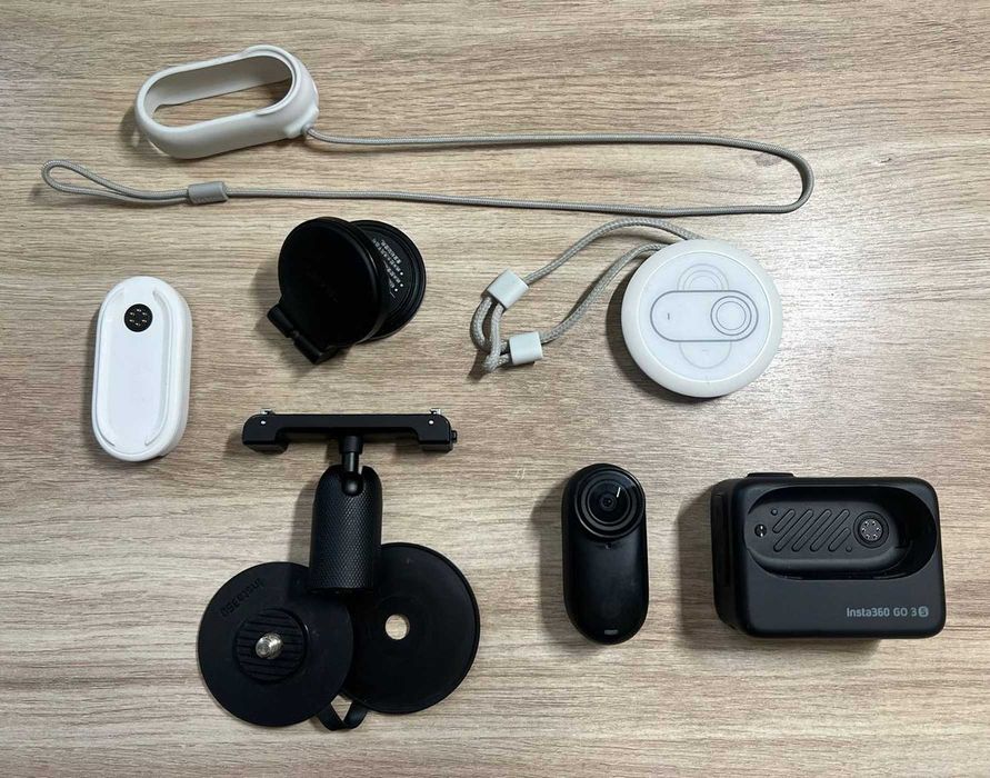 Insta360 GO 3S (128GB) + полный комплект аксессуаров