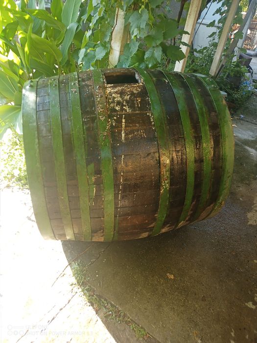 Буре дъбово около 750...800 л.