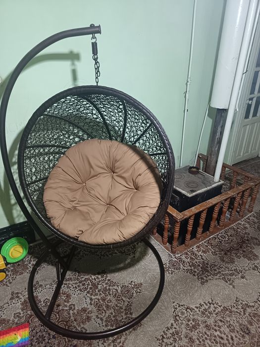 Качели сотилади.