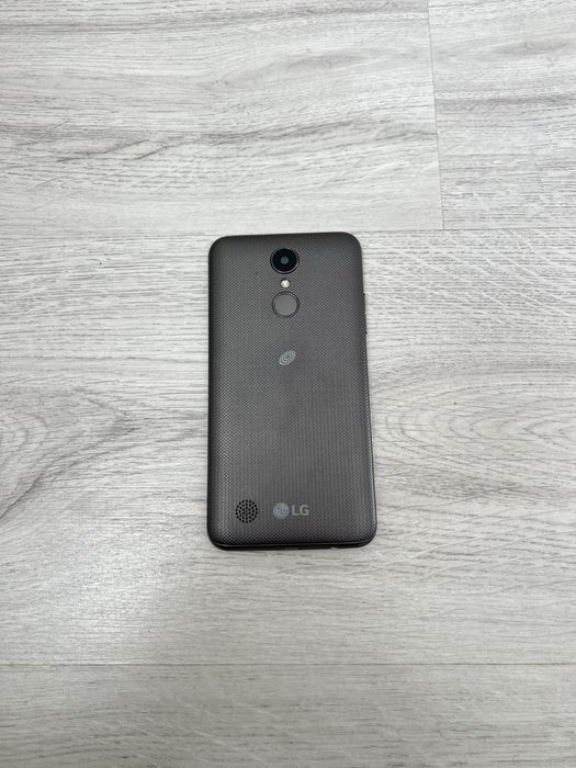 Telefon LG 250 e tipla