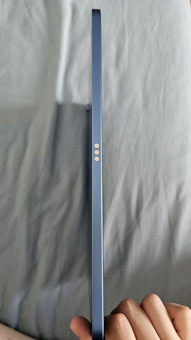 iPad 10 64GB  în stare foarte bună