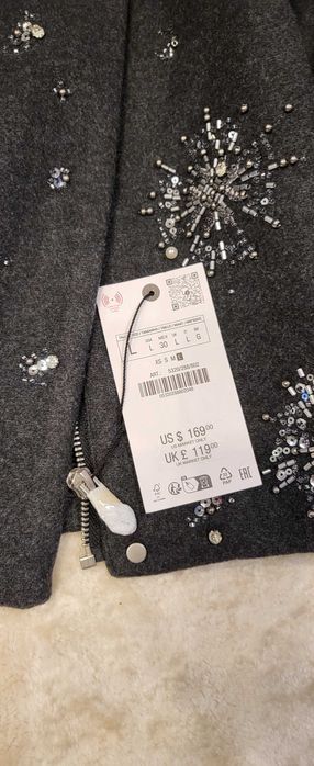 Palton Zara brodat cu margele si paiete, Marimea L cu eticheta