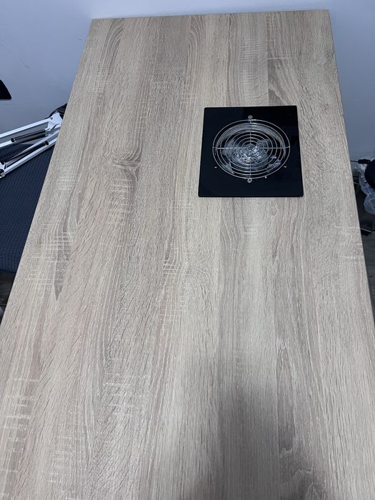 Birou manichiura cu aspirator incorporat