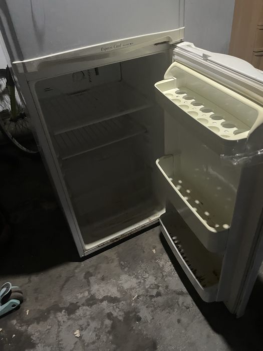 продам холодильник