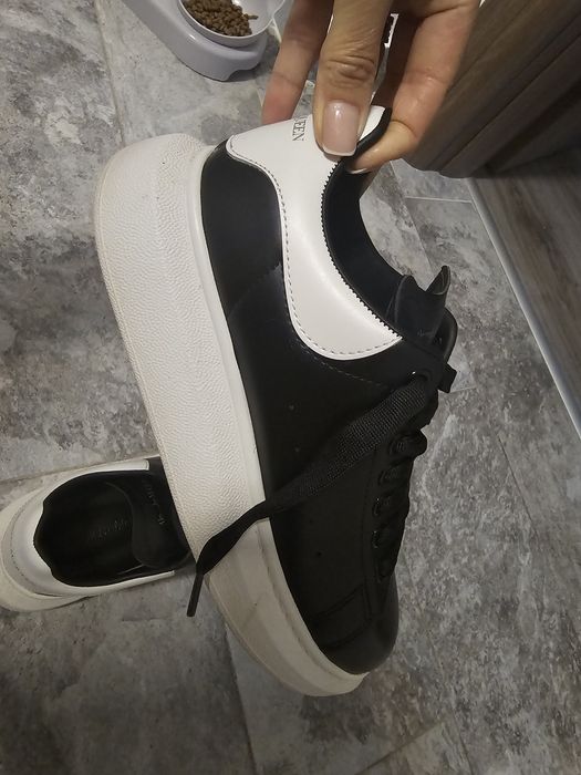 Vand adidasi McQueen