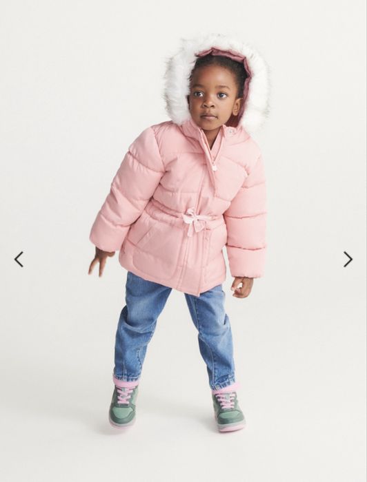 Зимно Якенце цвят пепел от рози