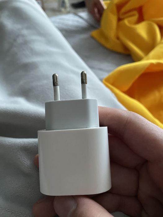 Продам ОРИГИНАЛЬНЫЙ адаптер для Apple