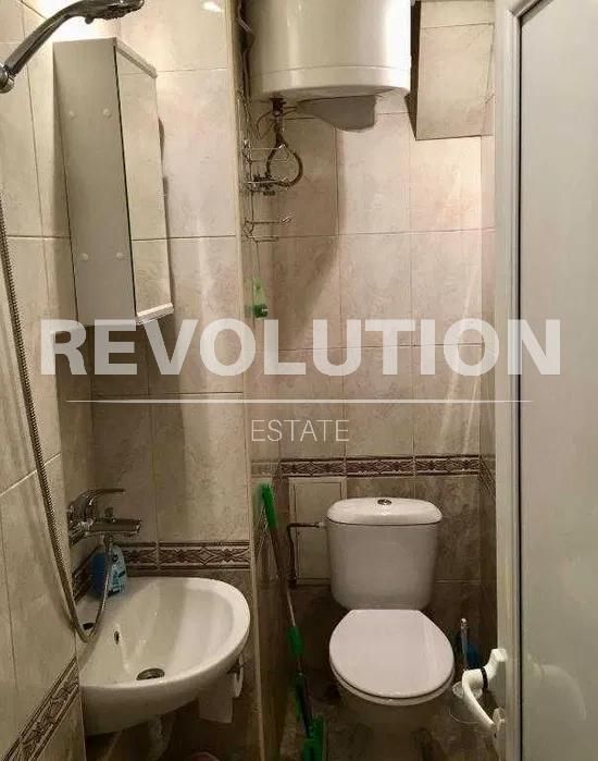 Дава се под наем Тристаен апартамент в Варна, Червен площад - 80 кв.м за 600 € - Снимка #7