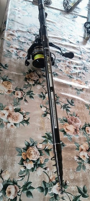 Vând undițe și accesorii