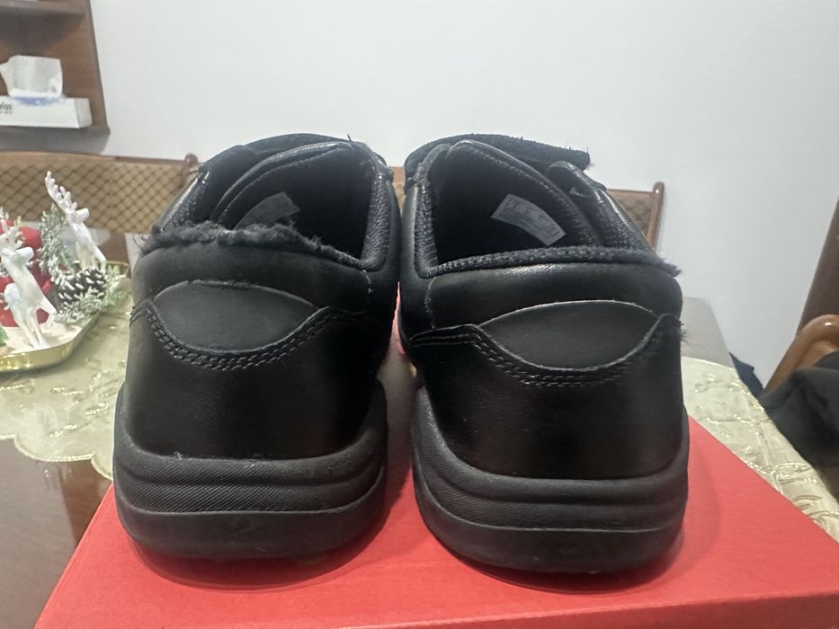 Pantofi scoala marca Clarks - marimea 47 wide