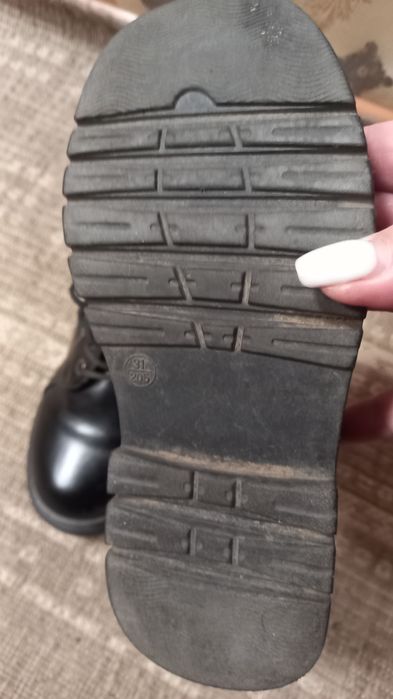 Продам осенние ботинки на девочку