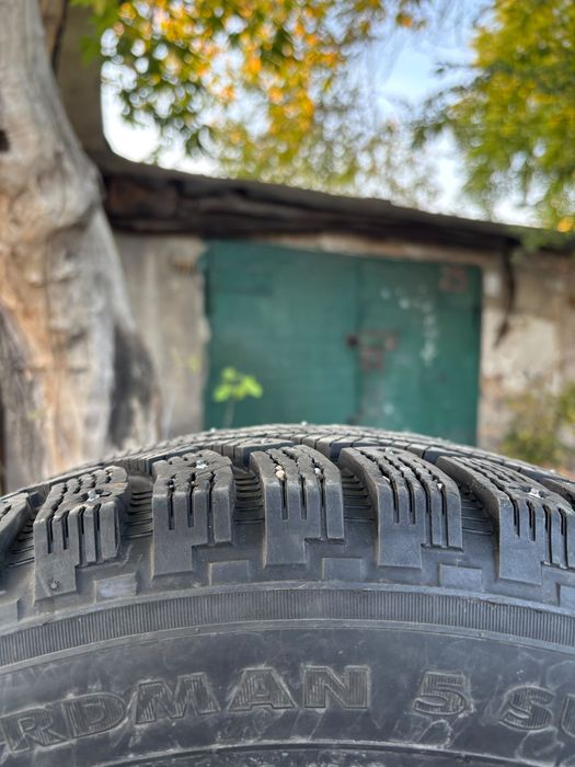 Nokian 225/60/17