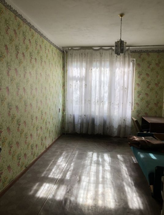 Ялангач массив ! Продаётся квартира 2/1/4 балкон 1.5×6