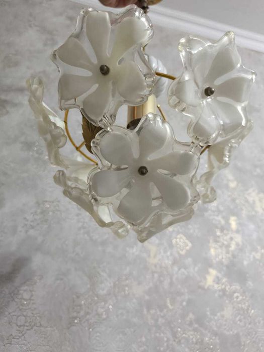 Продам красивую люстру.