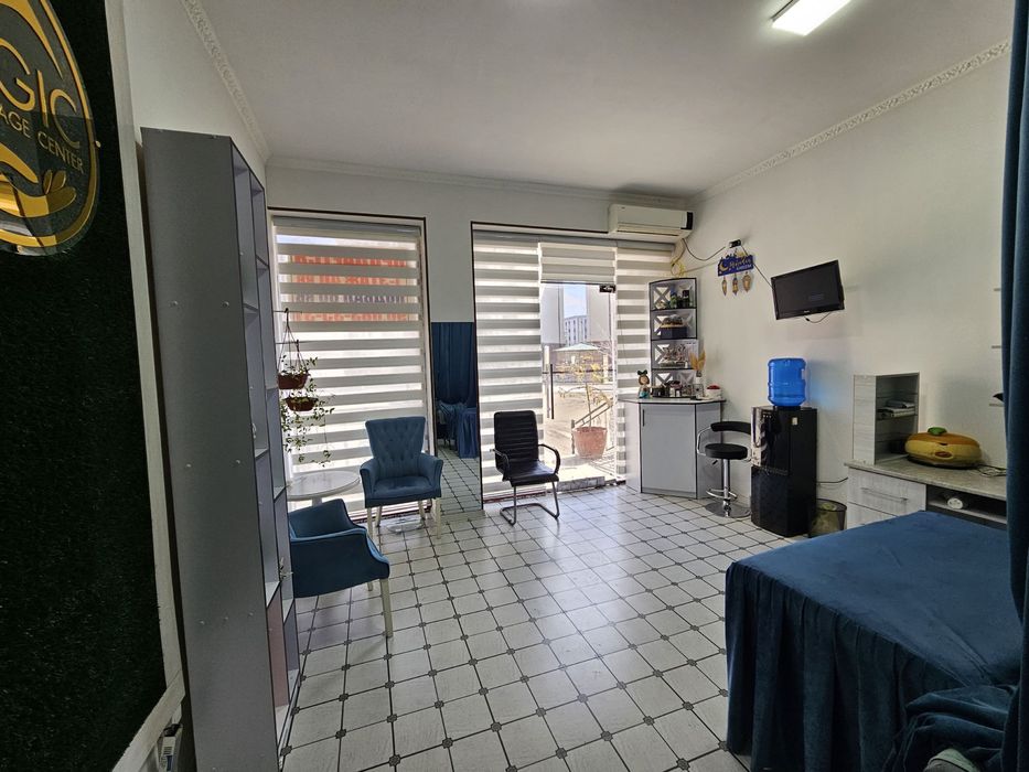 Tayyor do‘kon podvali bilan birga sotiladi.