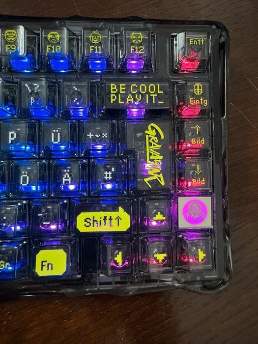 Tastatură Gravastar K1 Lite aproape nouă