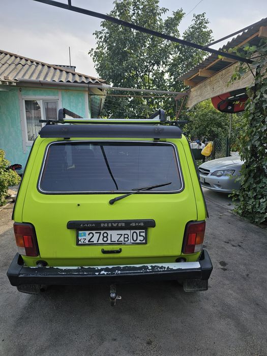 Продам машину Ваз 2121