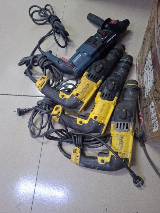 Дрель фирмы dewalt