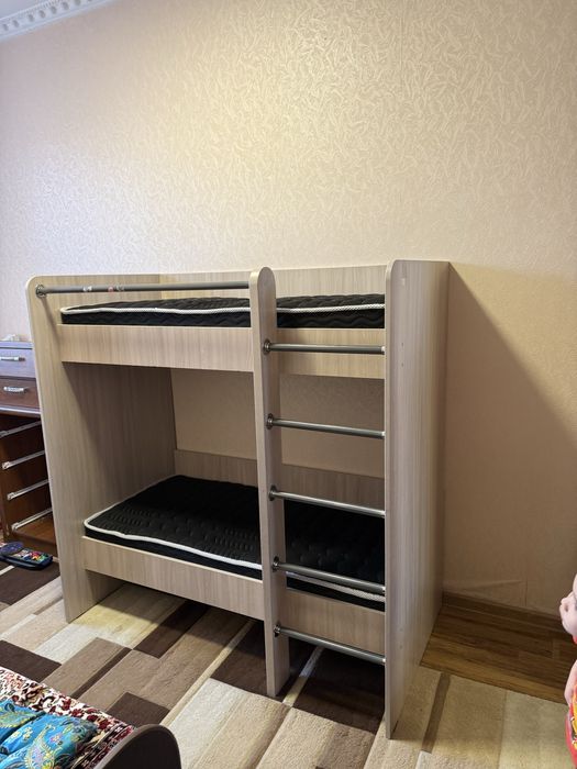 Двухярусная кровать