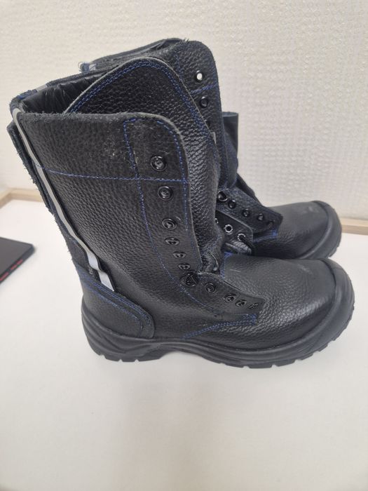 Продам мужские ботинки