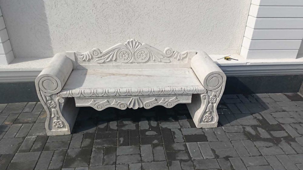 Bancheta din travertin