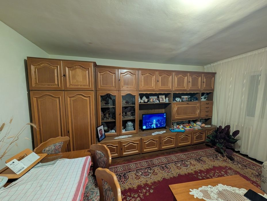 Vand mobila Luceafărul in stare bune