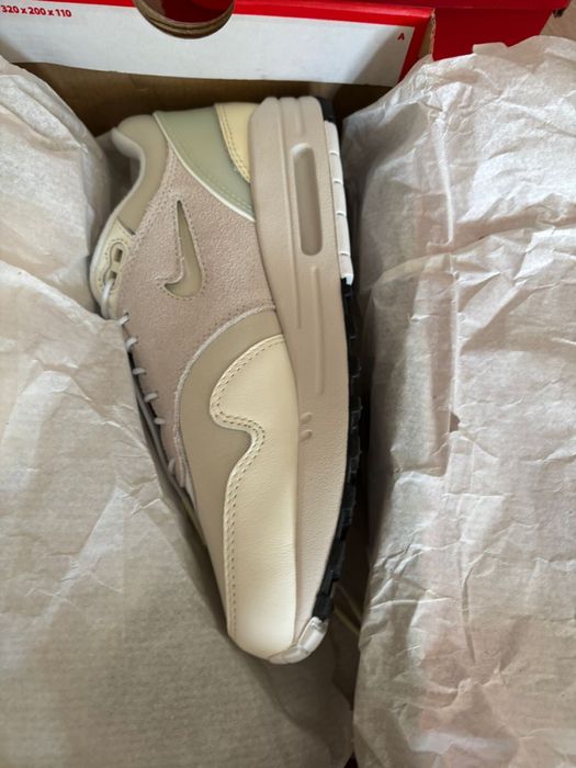 Продам новые Nike Air Max