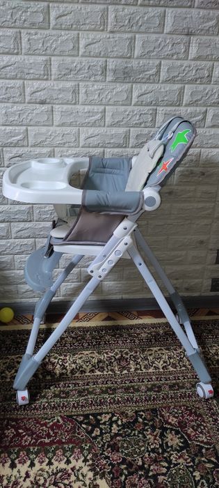 Детский стульчик для кормления