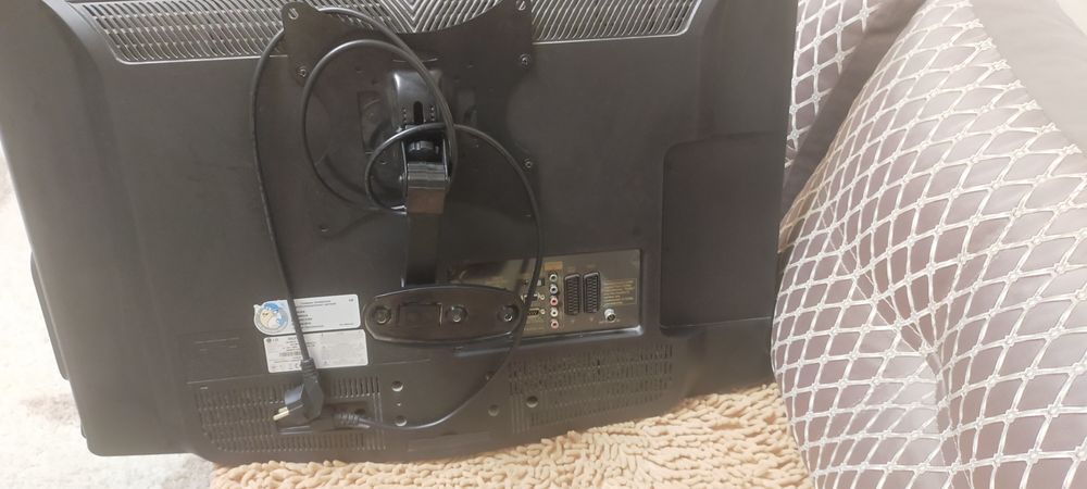 Телевизор LG  продам