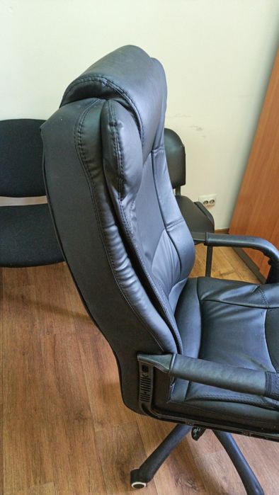 Продаю офисное кресло