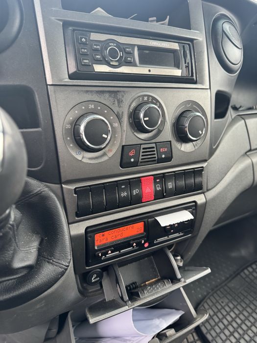 Iveco cu macara si basculare