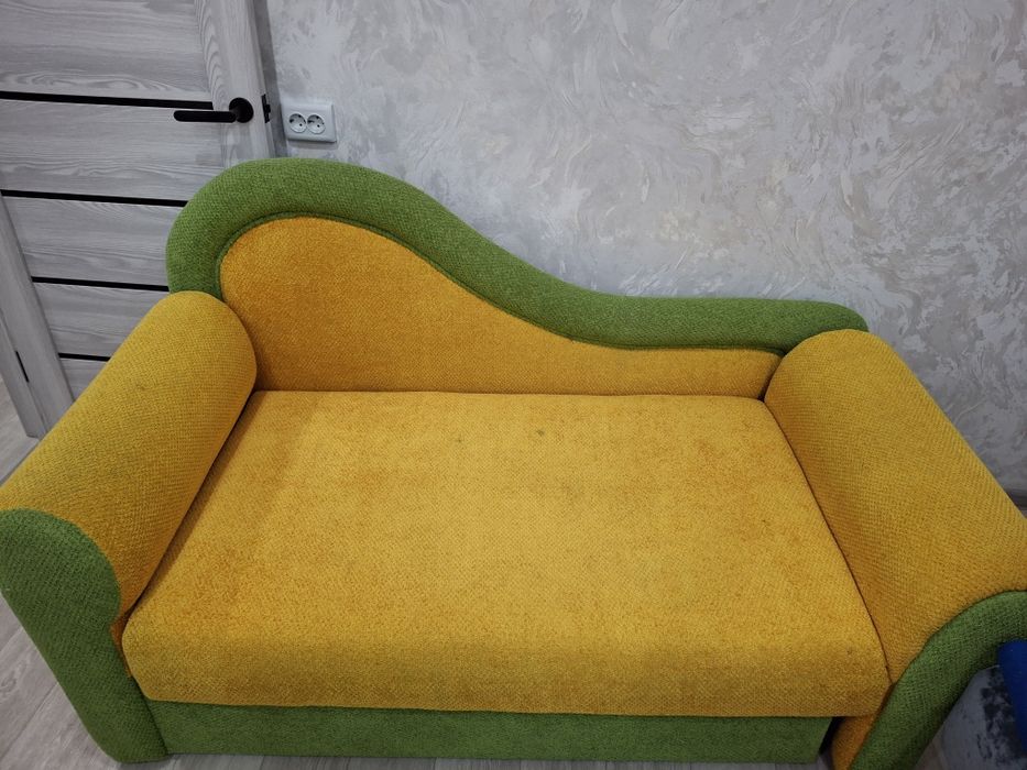 Диван детский, раздвигается
