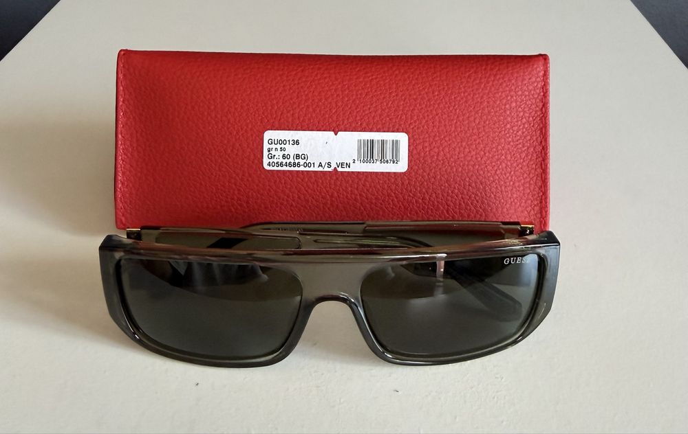 Ochelari GUESS..