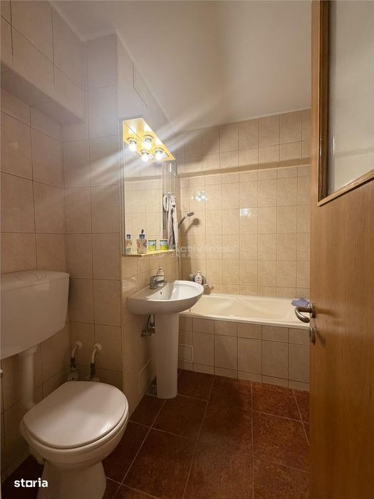 2 Camere, Brancoveanu, vis a vis de statia de metrou, Parcare