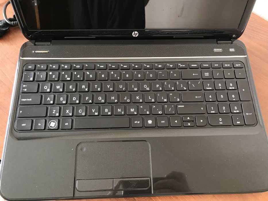 Ноутбук hp в хорошем состоянии.