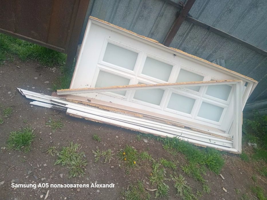 Продам двери б/У с каркассом