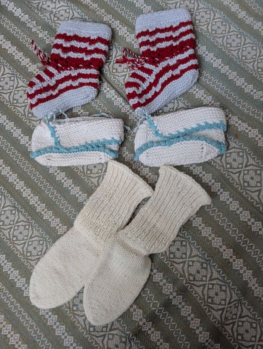 Бебешки терлички , ръчно плетени