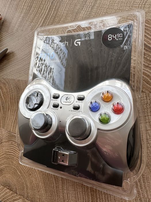 Безжичен геймпад Logitech - неотварян