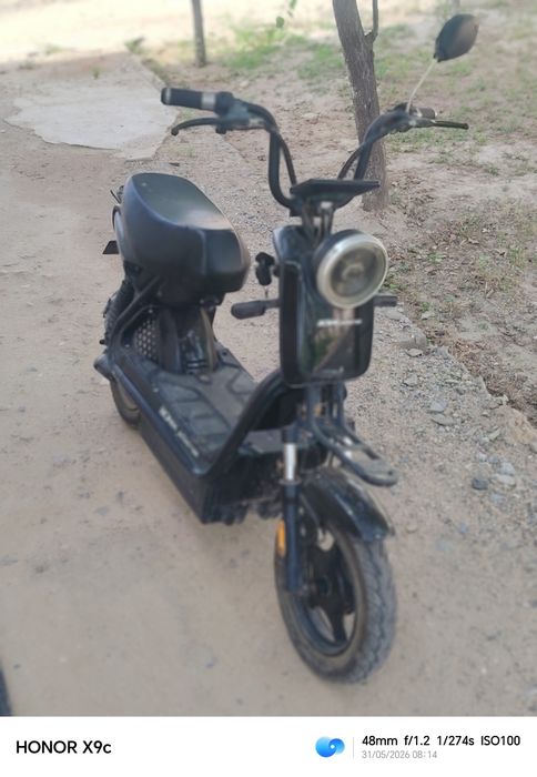 Skuter sotiladi xolati Zor tezlik 45 dastafka uchunxam yaxshi