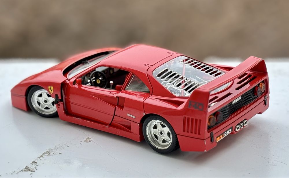 Machetă  Auto Ferrari F40  Bburago 1/18