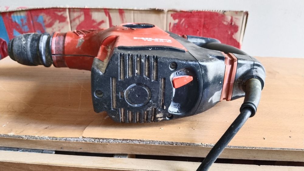 Профессиональный перфоратор Hilti TE 30-C AVR (SDS-Plus)