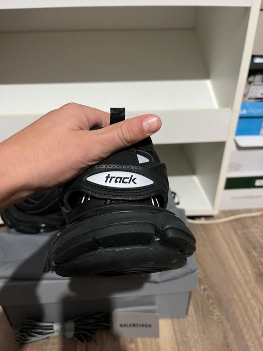 Vând Balenciaga track full black