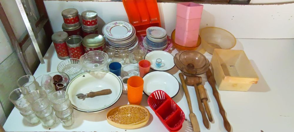 Продам набор посуды для кухни.