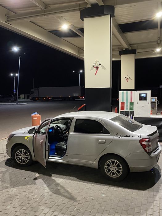 Продам машинуууу