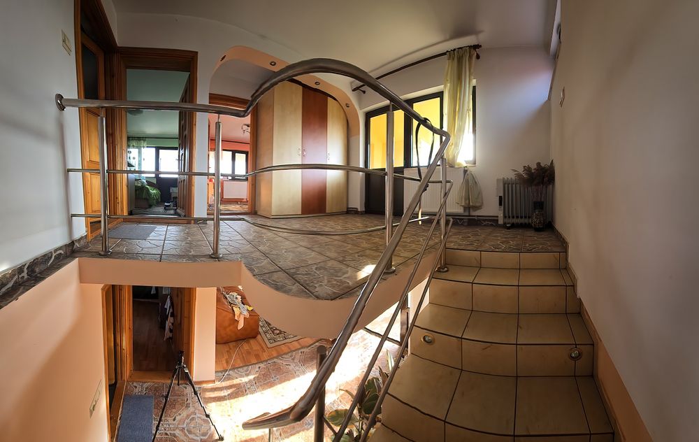 Casa de vânzare,  Cârcea