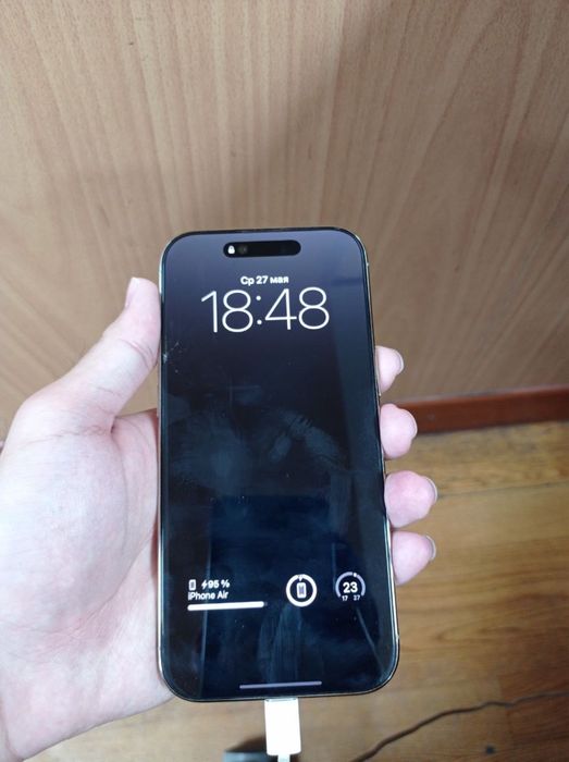 Продам Apple iPhone 17 Air White — отличное состояние